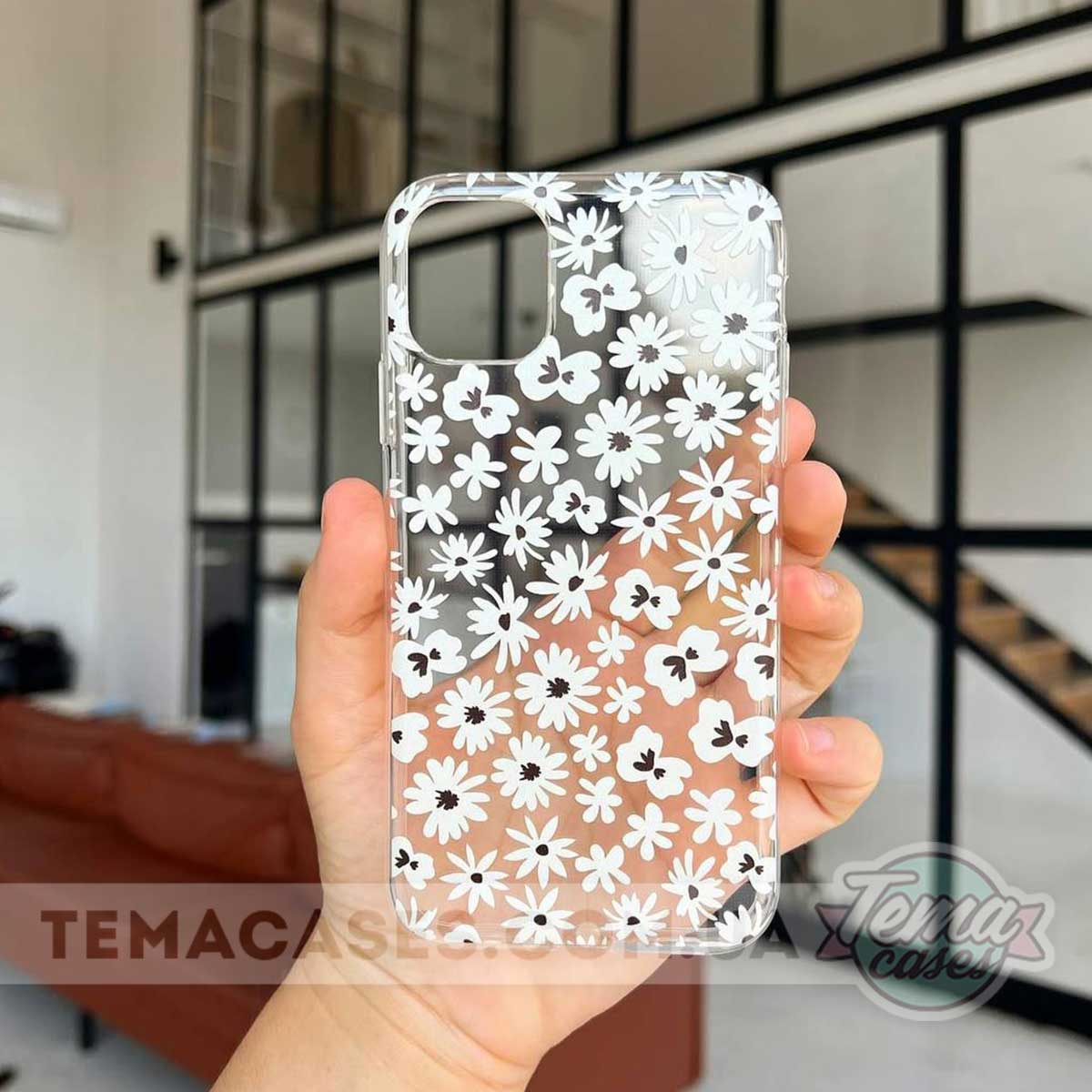 Прозорий чохол для iPhone 15 Plus з білими квітами